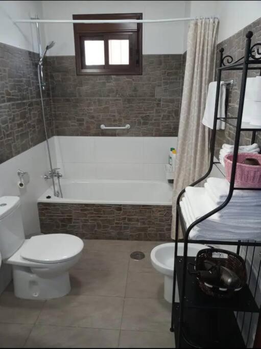 Apartamento Arroyo เบเนากาซ ภายนอก รูปภาพ